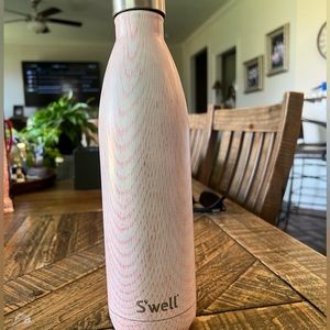 Pink and white swell water bottle